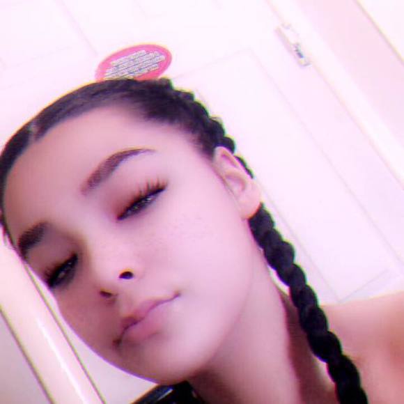 Meet your Posher, Cloey - Picture 1 of 1